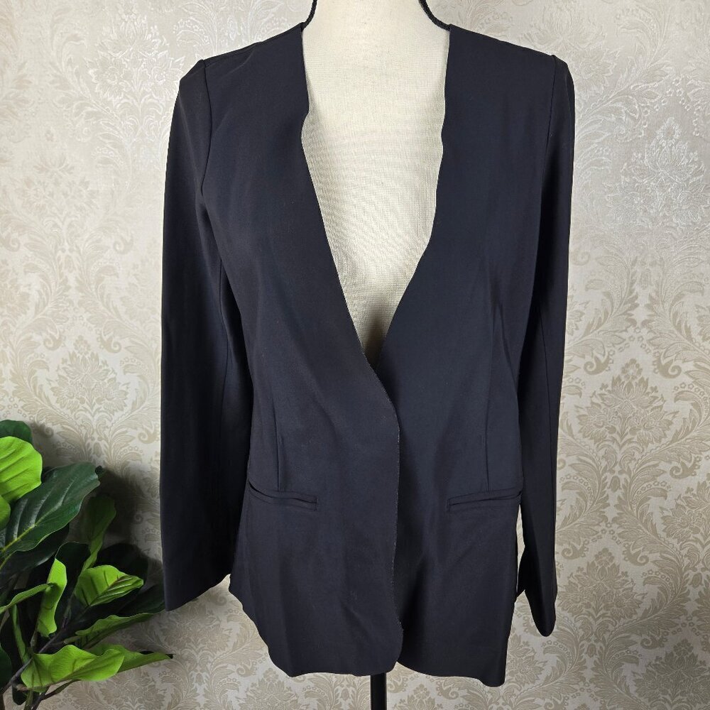 Athleta Size 8 Avenue Blazer Black Single Snap Closure Long Sleeve Pockets